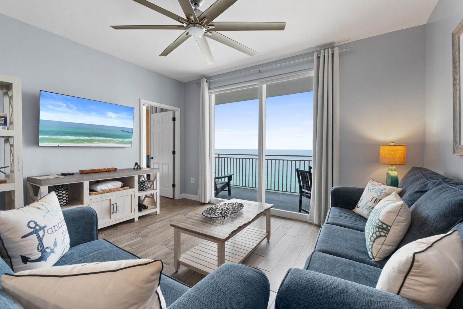 Splash Beach Resort 902E Photo